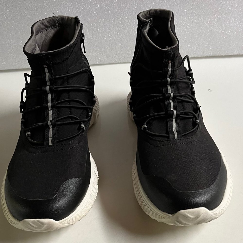 Sketchers Outdoor Waterproof Zip Boots